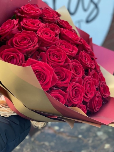 50 Luxury Red Roses