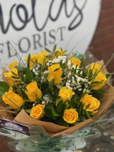 Dozen long stems yellow roses